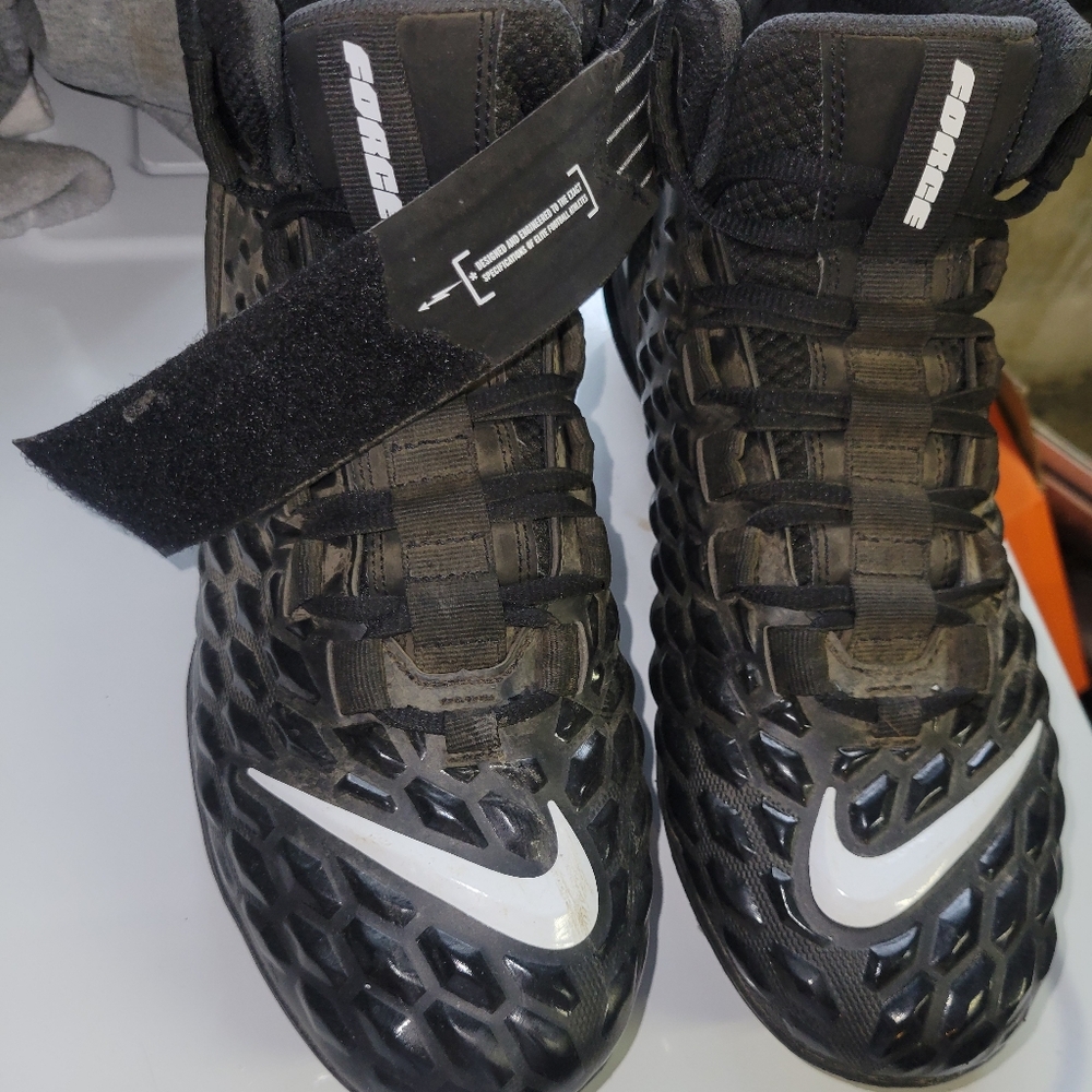 Mens Nike Football Cleats Size 10